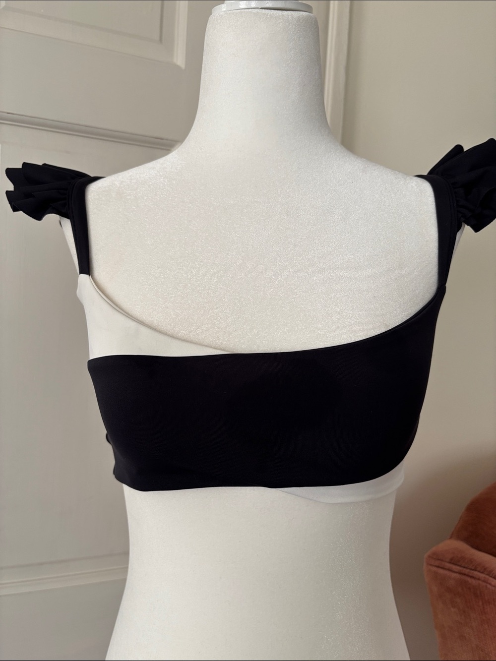EUC XS Port de Bras Cross Ruffle Crop top black and chantilly sports bra - Picture 3 of 7